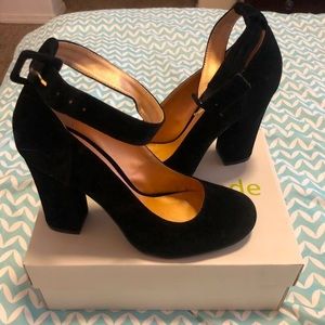 Pink Lemonade Black round toe pump w/ankle strap 8